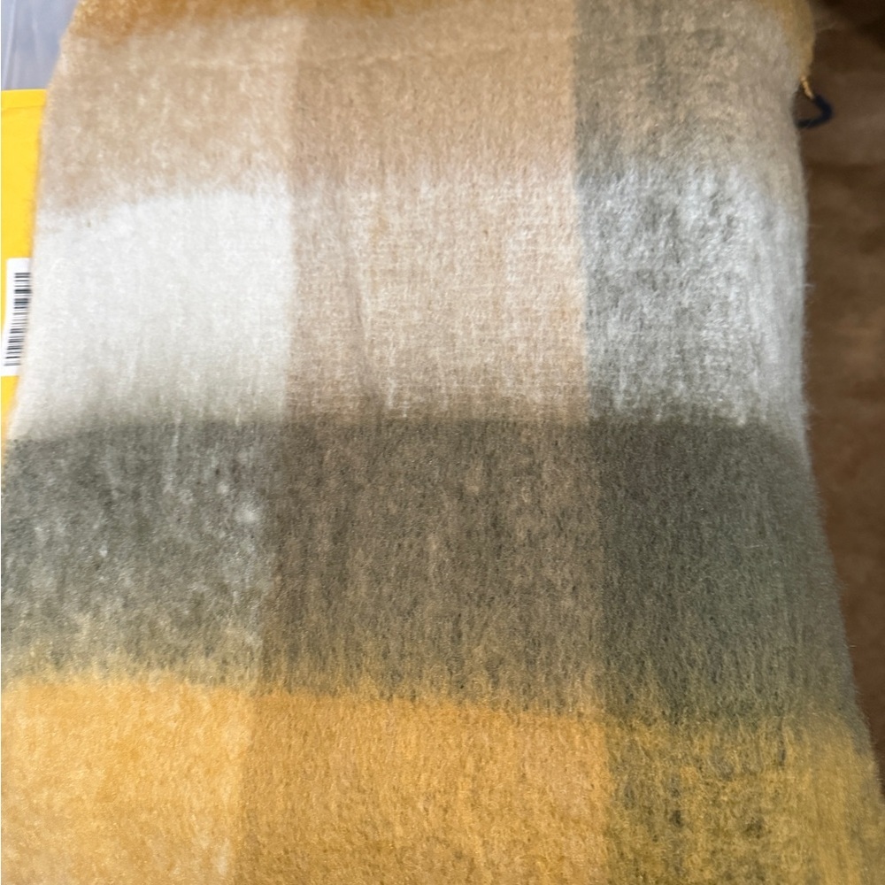 Women’s Pashmina Shawl/wrap/scarf super soft. Brand new - Picture 2 of 4